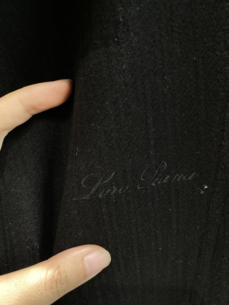 L0r0 P1ana outwear
